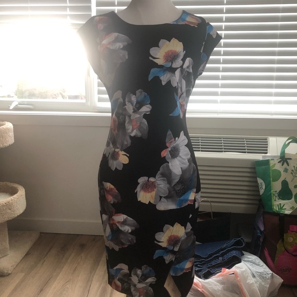 Bodycon fit dress - Picture 7 of 9